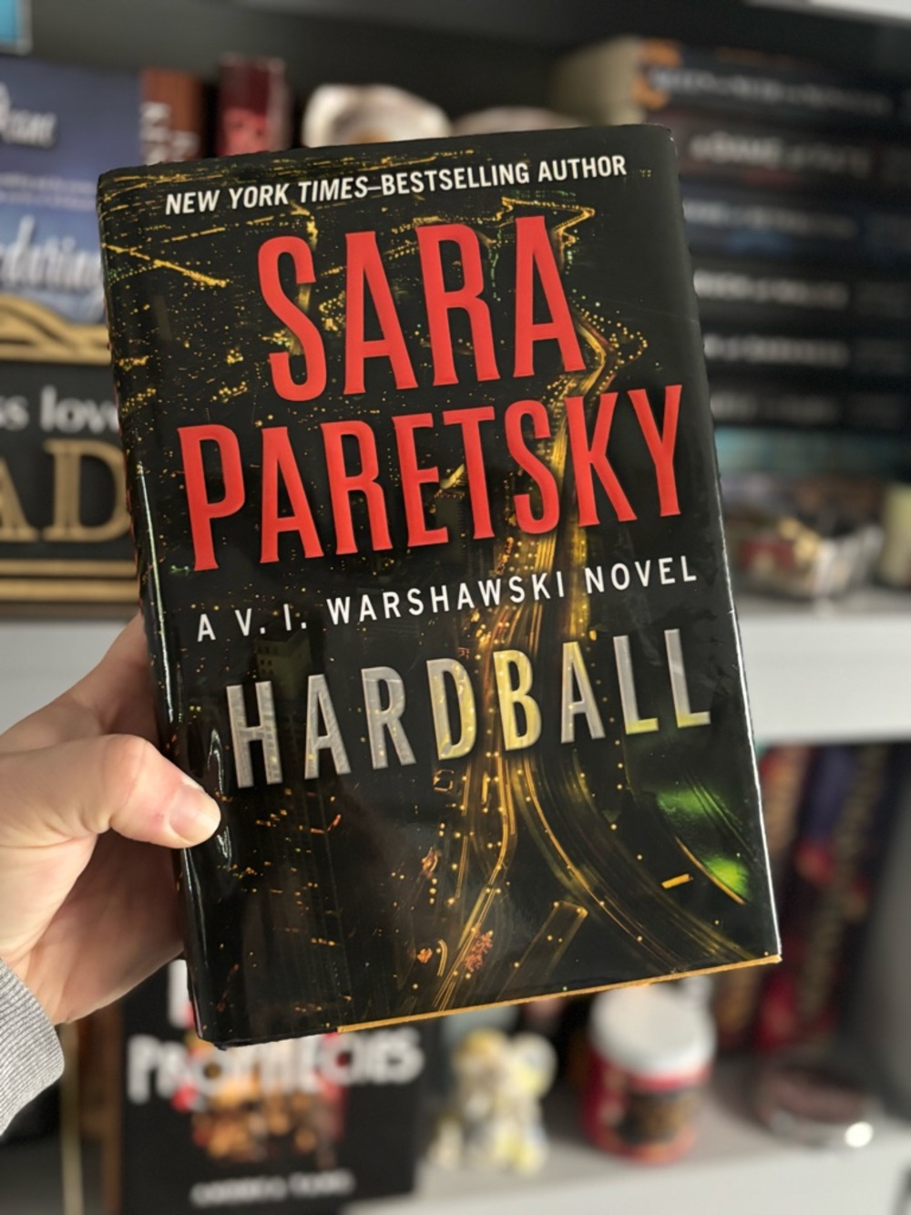 🖤 Hardball by Sara Paretsky (Hardcover Book)